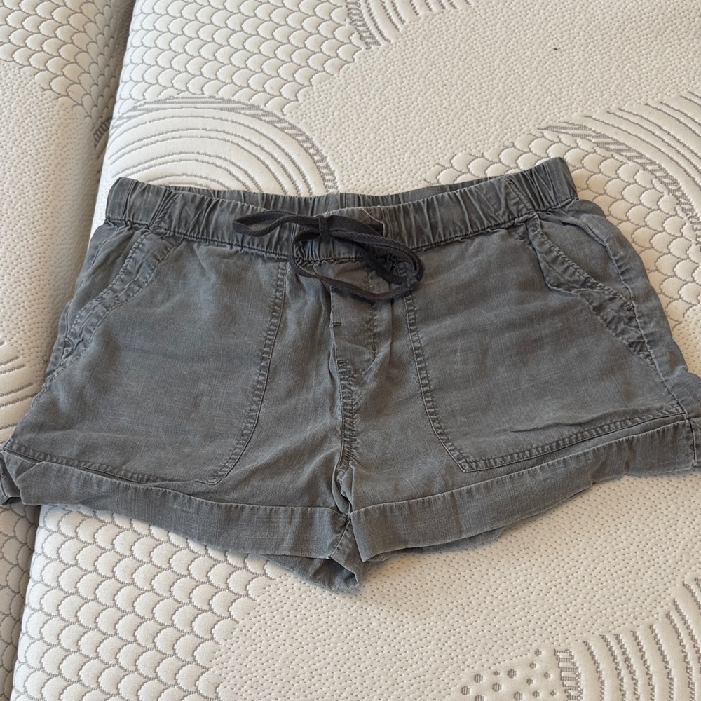 Cloth & Stone Charcoal Women's Cargo Shorts